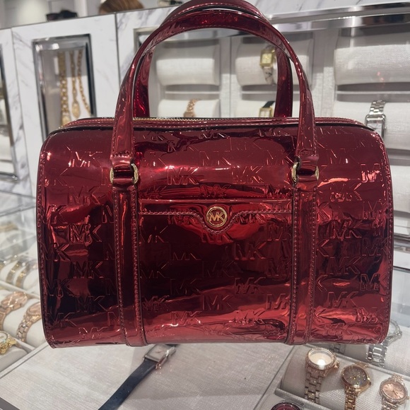 MICHAEL KORS Jet Set Medium Metallic Logo Debossed Satchel
Cherry
NWT - Picture 2 of 15